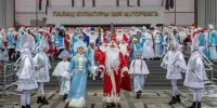 Парад Дедов Морозов и Снегурочек в Борисове