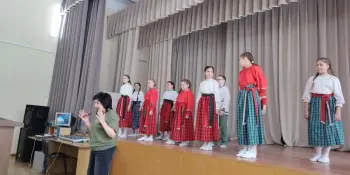 Вместе поем и танцуем